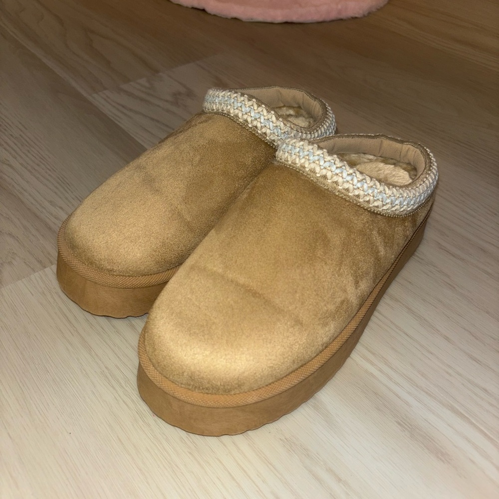 Tan Tazz style slippers